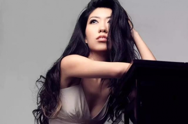 曲婉婷亲妈贪污3.5个亿，逼良为娼，毁了556个家庭