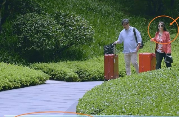 王诗龄接李湘电话不耐烦显叛逆，对张亮却很好，只因李湘太强势？