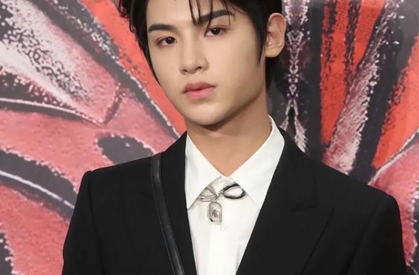 综艺里：男明星“翻车”不动声色，女明星“翻车”也习以为常了
