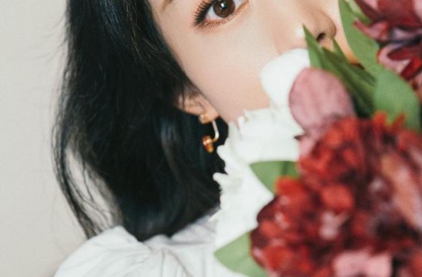 实力派演员赵丽颖写真：貌美如花、靓丽迷人！
