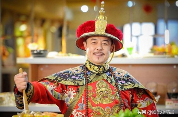 “皇阿玛”张铁林的女儿曝光，混血长相精致，颜值不输紫薇小燕子