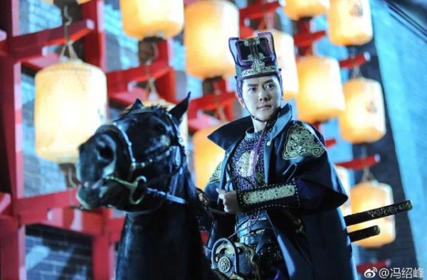 冯绍峰人缘好？