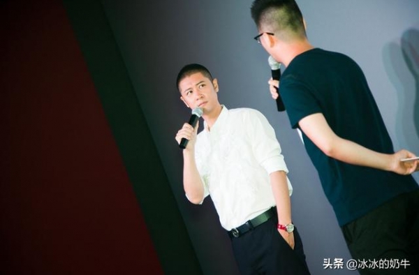 他是一名演员，当上导演后才觉得演员真的很“作”，大家都认同吗