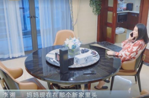 李湘出手大气买14万的车送人，还给王岳伦每个月15万元零花钱