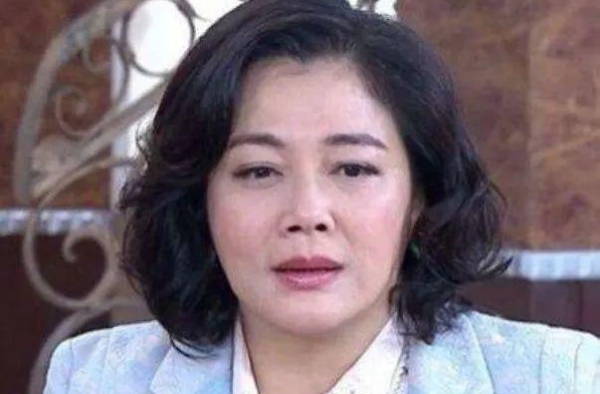 因拍戏过度劳累身亡，26年片酬全被弟妹掏空，捐器官救8条生命