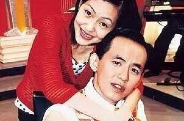 黄子佼娶小19岁娇妻，小s与曾宝仪因他不往来，到底有何魅力？