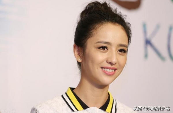佟丽娅被发现牵手神秘男子，难道是有了新欢？