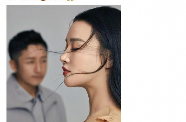 拳王邹市明为冉莹颖庆生，晒娇妻美照，却管她叫兄弟