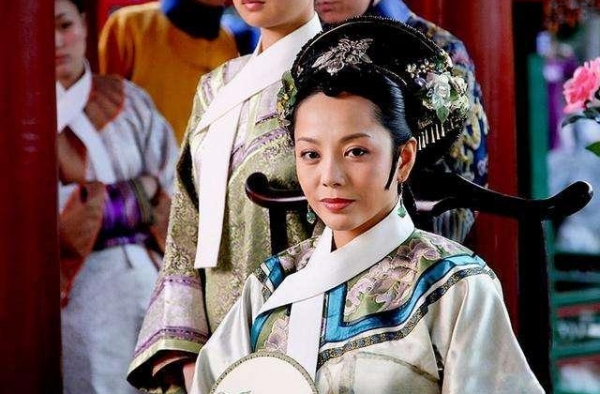 《甄嬛传》嫔妃大盘点：蔡少芬蒋欣不算惊艳，深宫的她才是最美
