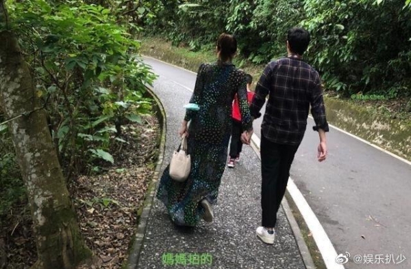 陈乔恩带艾伦见家长，全程牵手感情稳定，真的好事将近了？