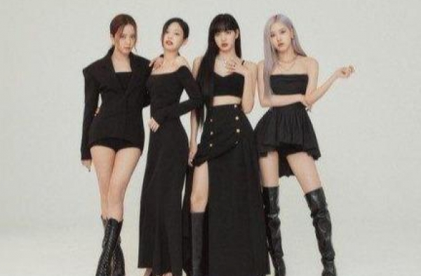 十月女团品牌评价：粉墨登顶，少时霸榜，TWICE一言难尽