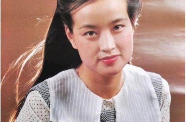 光影流年：旧挂历上的女星们