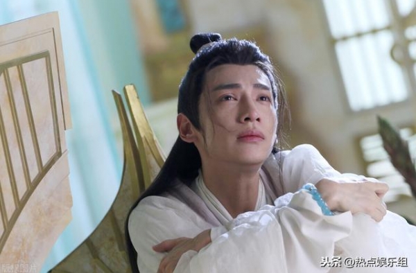 如何看跟拍？罗云熙深夜怒斥，小到王源抽烟大到今日爆出男星违法