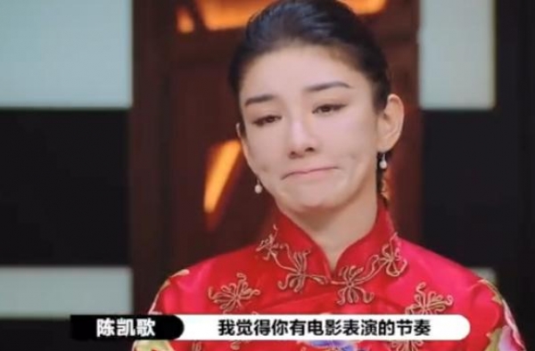和赵薇男友传绯闻，闪婚闪离，被两段婚姻拖垮的黄奕还能翻身吗？