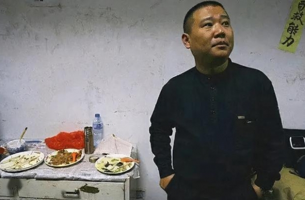 成就了于谦和郭德纲，撑起了德云社，背后这两个女人有多狠？