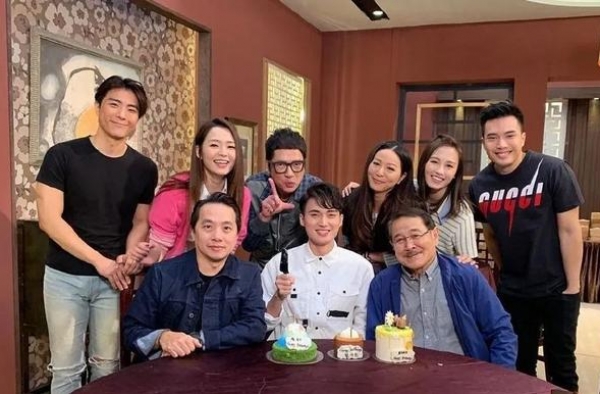 TVB小鲜肉秘恋大10岁金发女郎，《爱回家》观众直呼无法接受