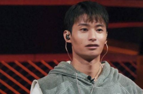 中国新说唱：四强竟然全是回锅肉，网友质疑王齐铭是“混子”