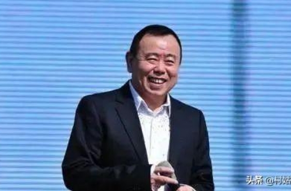 “中国第一矮星”陈三木，身高1.28米，娇妻貌美如花