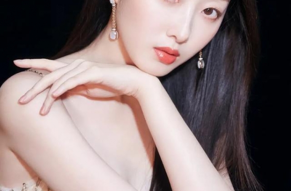 蒋梦婕性感壁纸：美艳动人，秀出好身材