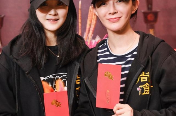 46岁晴格格复出演于正剧配角，13岁儿子从混世魔王变成小暖男