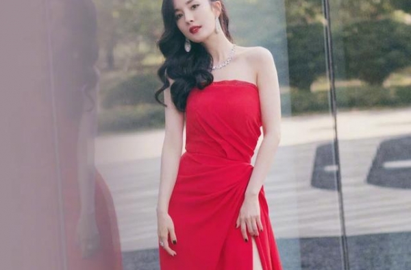 杨幂红色长裙诱惑写真壁纸