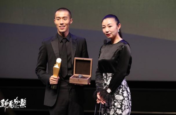《野马分鬃》周游平遥获肯定 疾风野马少年奔腾