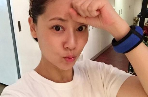 参观张卫健和张茜的家，夫妻俩都是丁克一族，在家勤俭朴素过日子