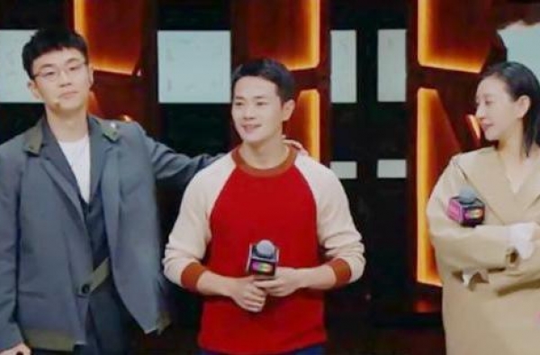 他曾是童星顶流，20年后被《演员2》无情淘汰，背后之因惹人怜