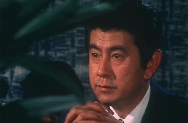 宇津井健：靠《血疑》在中国走红，为了逼真把山口百惠当亲女儿