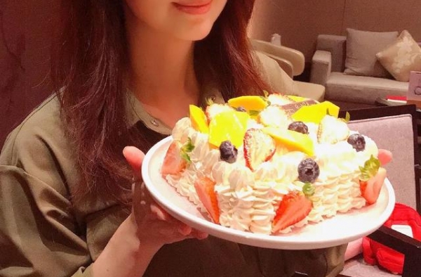 女版王宝强！洪欣被曝和儿子租房住，老公出轨女经纪人？