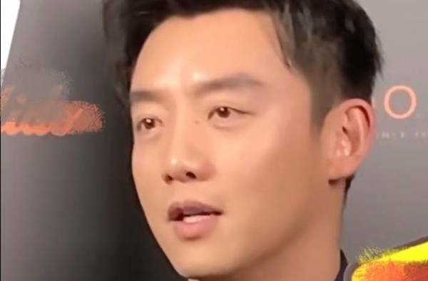 郑恺女儿出生！老婆苗苗9月份晒产后自拍？网友：一点不像生过娃