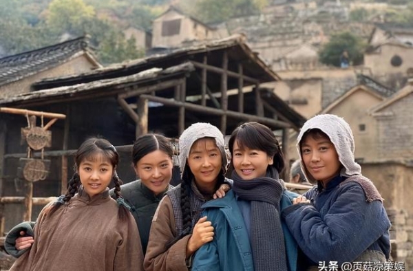 蒋欣剧照曝光，双手粗糙瘦成闪电认不出，大龄单身心急找男友
