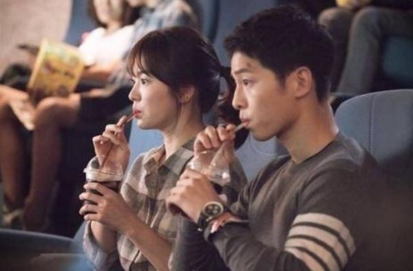 中国版《太阳的后裔》海报来袭，李沁挑起大梁，与男主CP感十足