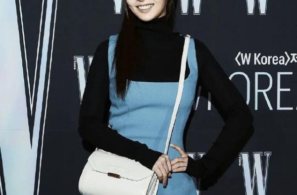 整残了？韩清纯女神朴敏英出席活动鼻子大变样