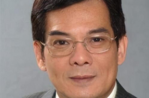 在TVB当一辈子龙套，靠鸠摩智走红，今李国麟为后路来深圳捞金
