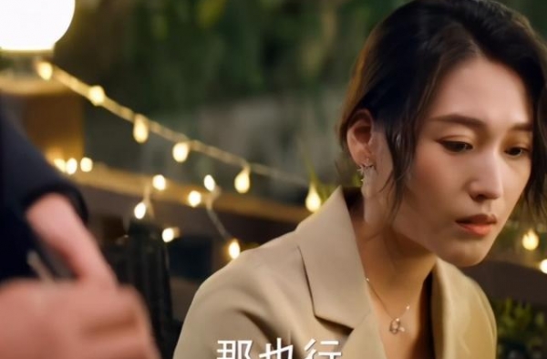 不如杨紫张一山？33岁宁丹琳同框蒋欣更显老，尤浩然沦落站边角