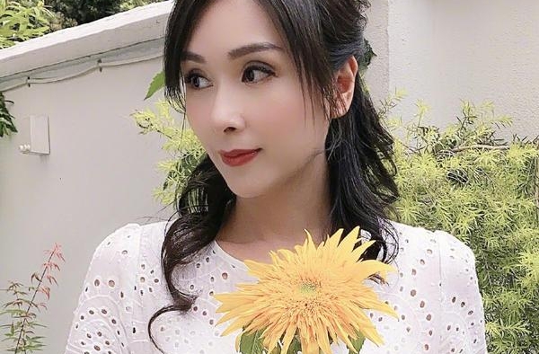 还记得最美亚姐杨恭如吗？她46岁长这样？