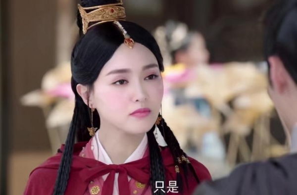 罗晋不受唐嫣新剧口碑影响，西装革履与赵丽颖组CP，莫名和谐