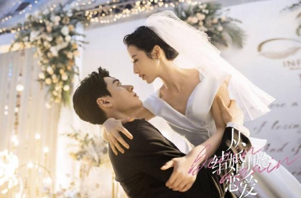 等了两年，《隐秘而伟大》开播，李易峰演技获赞，金晨让人意外