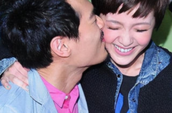 杨祐宁晒网红老婆孕照，郭采洁头发越剪越短，网友：明星输给网红