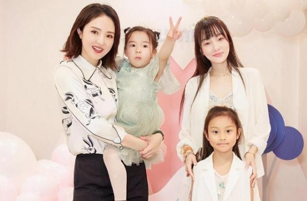 高云翔：和董璇离婚后，父亲的责任没有丢，和女儿罕见露面