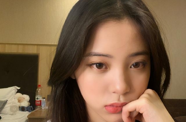 00年法国欧阳娜娜ins爆火了？身家过亿、人美腿长：开挂人生