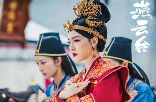 她真打算装傻白甜到退休啊……