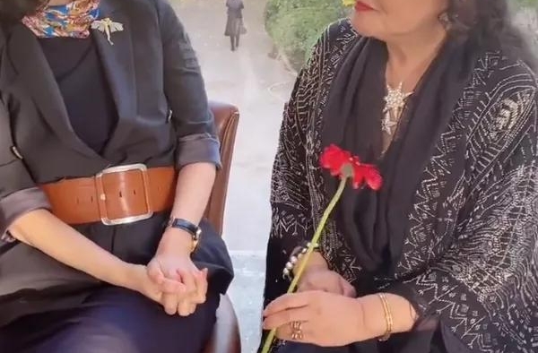 娱乐圈婆媳关系谁更融洽？张兰称赞大S，陈奕迅妈妈赌气搬家国外