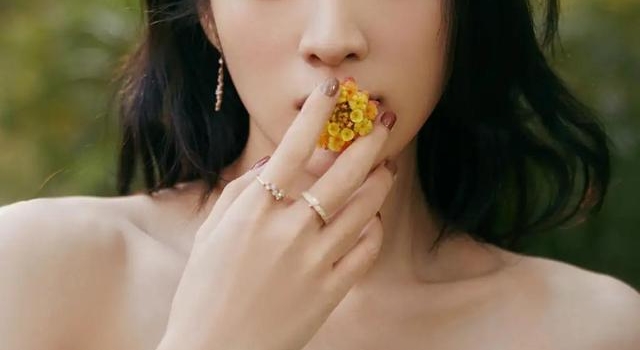 张雪迎精美美图：青春靓丽，性感迷人