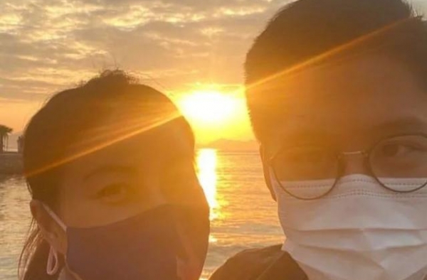 结婚8年了，这对“豪门夫妇”竟然还能甜到上热搜？