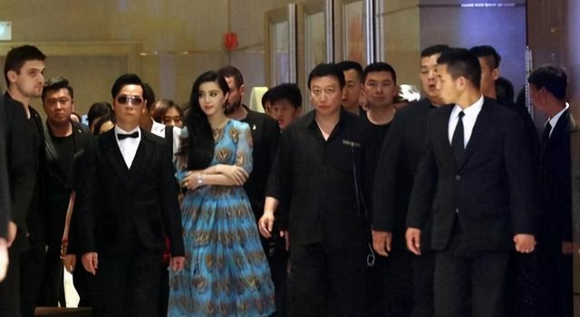 他曾是黄晓明保镖，因太帅被开除，今娶孙俪经纪人为妻