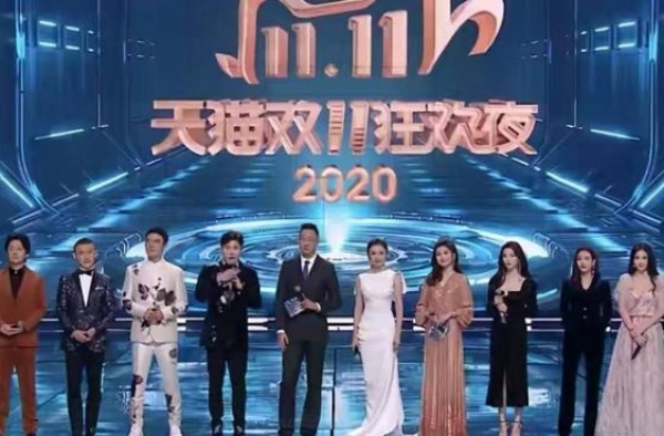 女星双11造型争艳：柳岩秀性感李沁扮清纯，黄圣依开叉裙最撩人