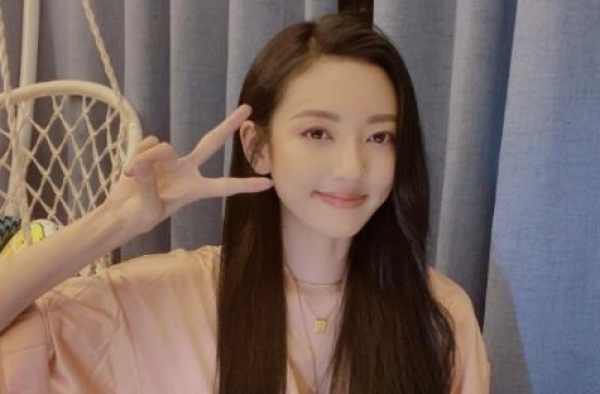 女明星购物清单揭秘！吃千元进口零食喝百元水，消费水平令人咂舌