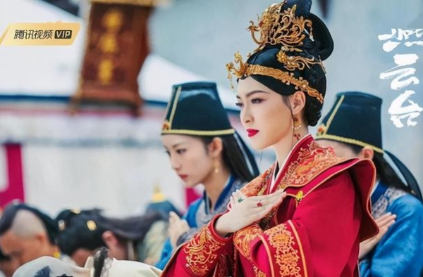 《燕云台》女主唐嫣被骂：演技傻白甜，剧组养胎演少女，太碍眼
